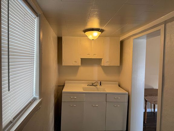 3rd image of 310 S Graham Ave #2