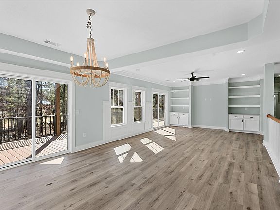 2nd image of 115 Elliott Cir