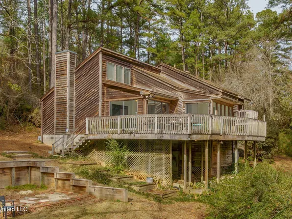 218 Buccaneer Dr, Hattiesburg, MS 39402