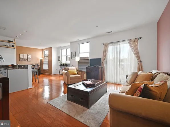 343 Cedar St NW APT 322, Washington, DC 20012