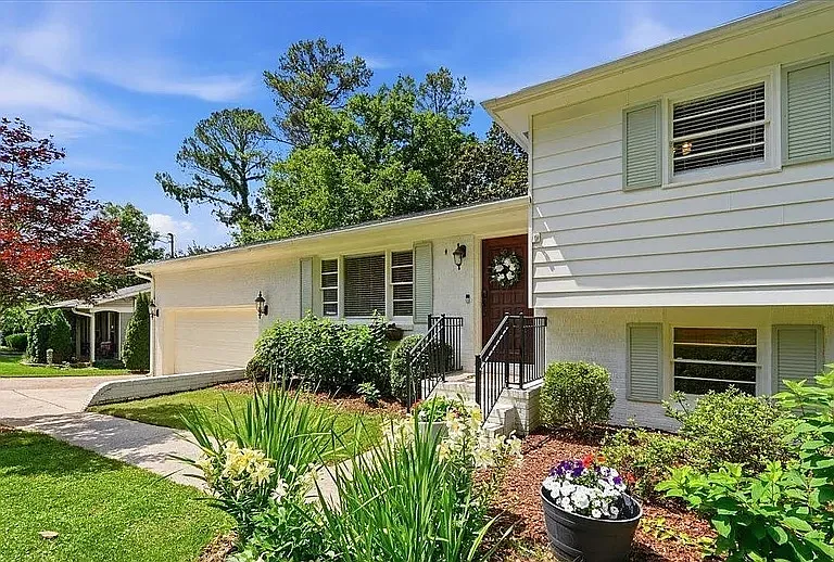 2806 Briarwood Dr SE — Photo 5