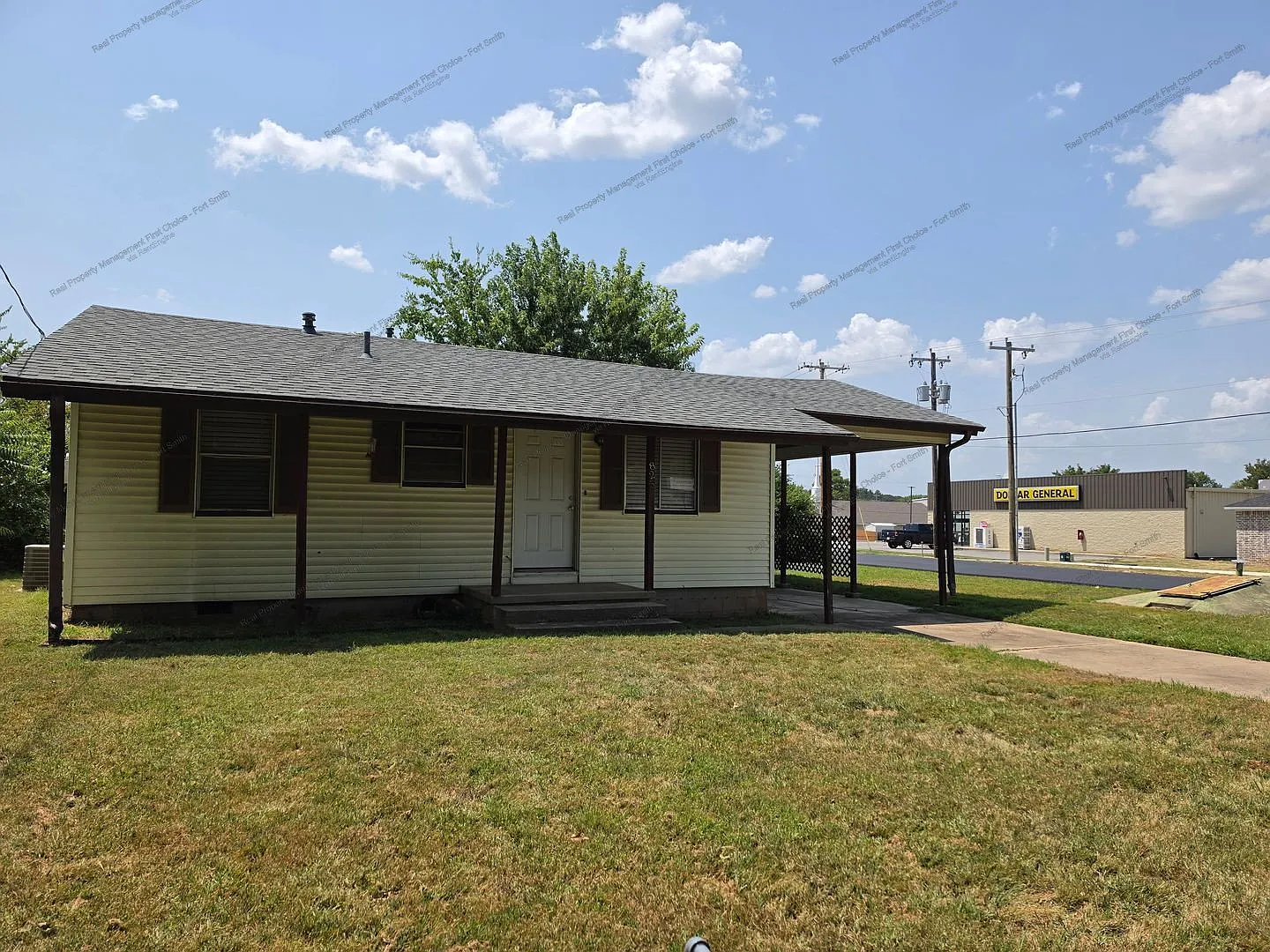 2 bed, 1.0 bath, 720 sqft, $1,000 — Photo 1