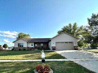 1217 6th St NW, Dodge Center, MN 55927