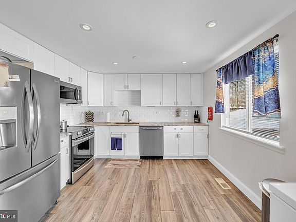 2nd image of 6206 Clinton Way