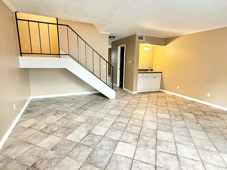 1334 Eastgate Dr #1 — Photo 7