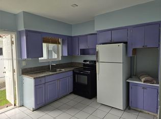 1550 NE 130th St #8, Miami, FL 33161