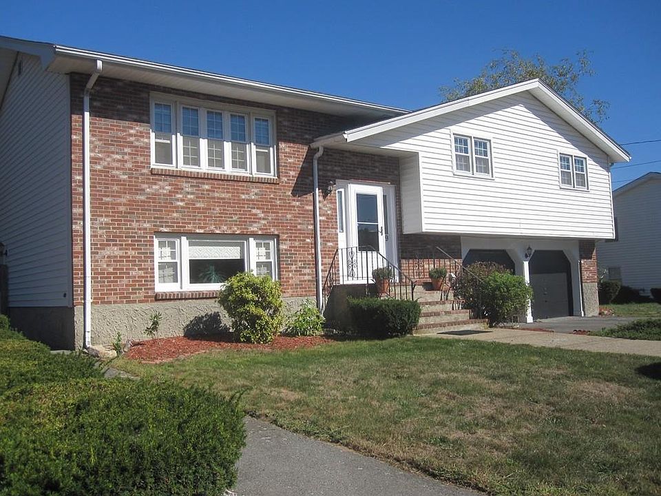1st image of 9 Eisenhower Dr