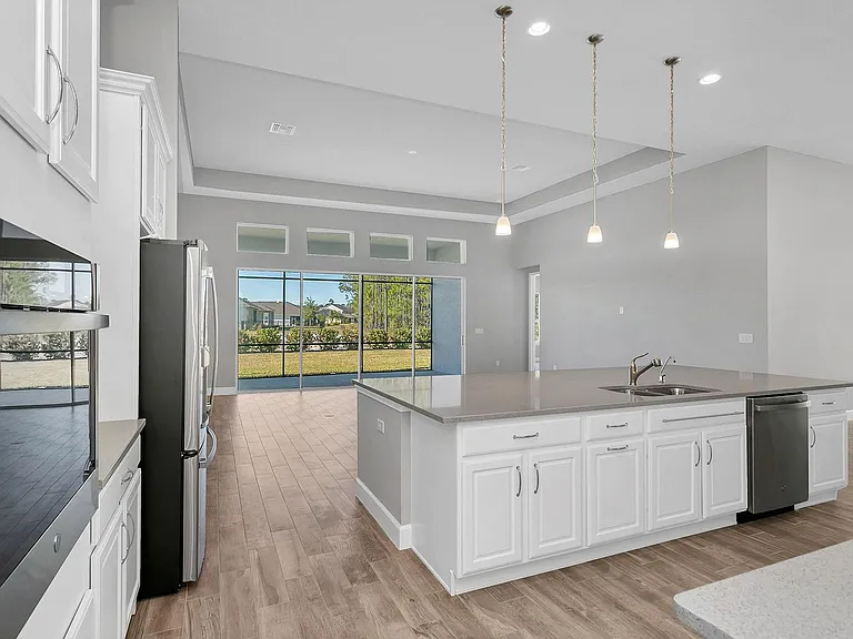 665 Mosaic Blvd — Photo 10