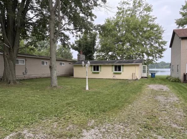 1353 N Cedar Lane Rd, Scottville, MI 49454