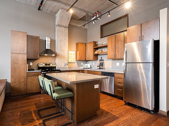 2nd image of 730 Washington Ave N #3297589