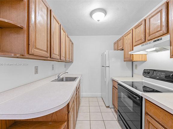 3rd image of 7141 Miami Lakes Dr APT O11