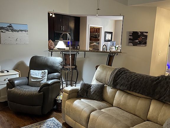 5th image of 504 Bancroft Way