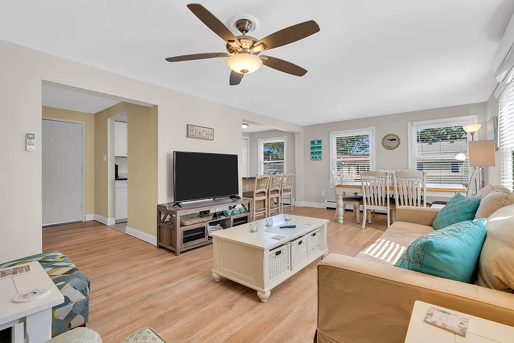 Building Photo - 1222 Briarwood Rd #2