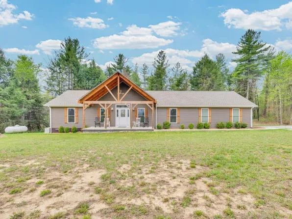 4282 Standing Rock Rd, Jamestown, TN 38556