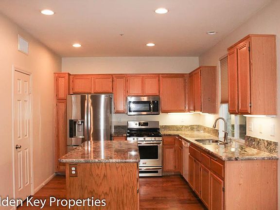 4th image of 2023 Bravado St