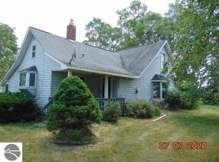 6822 N Crapo Rd, Saint Louis, MI 48880