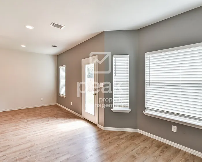 1555 Milam St — Photo 3