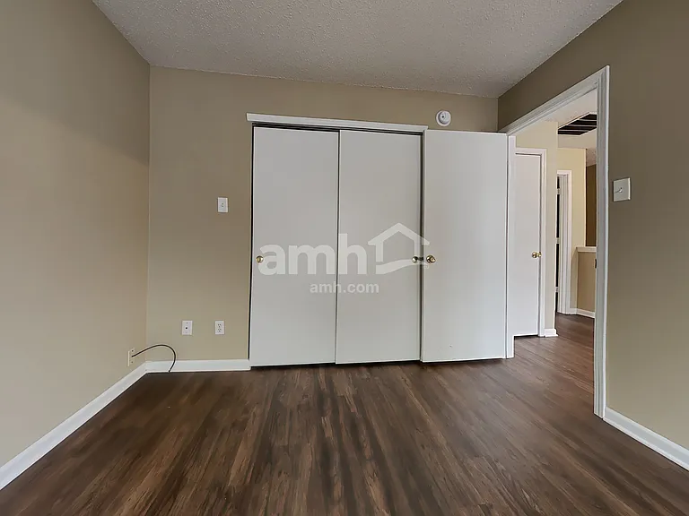 2300 Shadowbrook Dr — Photo 16