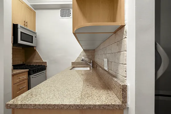 Rented by Stonehenge NYC LLC | media 3