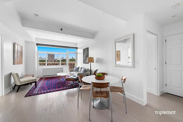 Sold by Triplemint | media 2