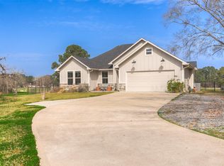16 Westwood Dr W, Trinity, TX 75862