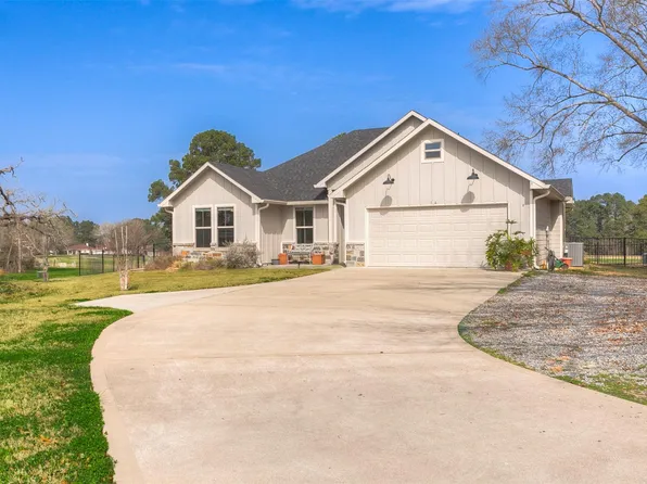 16 Westwood Dr W, Trinity, TX 75862