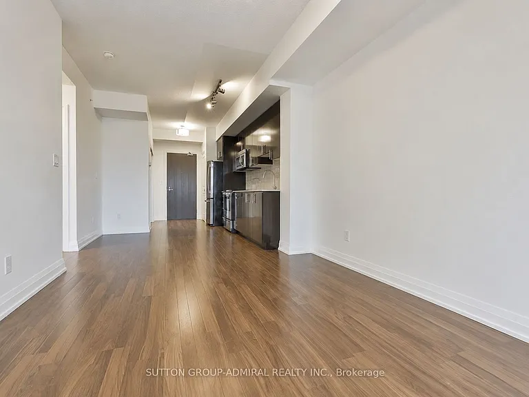 7171 Yonge St #405 — Photo 14
