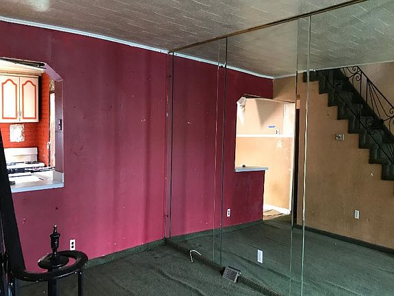 5th image of 370 Cantrell St