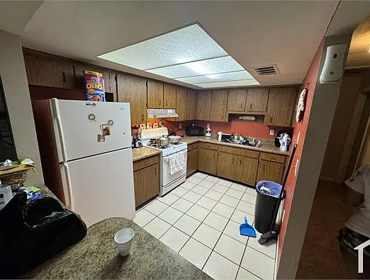 3019 Saint Paul Dr — Photo 6