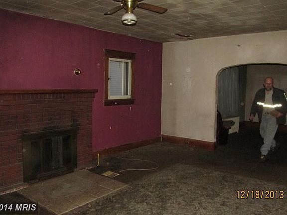 3rd image of 107 Potomac St