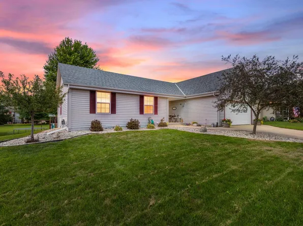1205 Huron WAY, Hartford, WI 53027