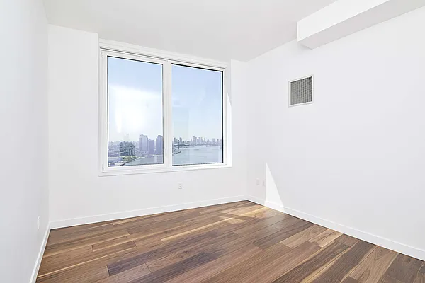 Rented by PocketBroker Inc | media 24