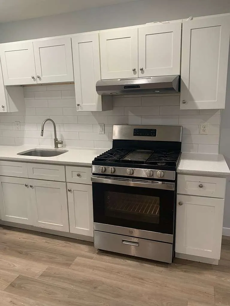 1 bed, $1,718 — Photo 2