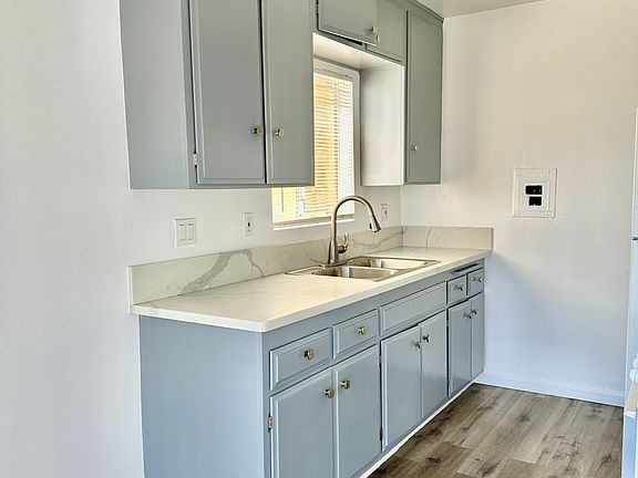 5th image of 241 N Redondo Ave APT 1