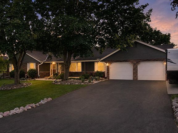 4th image of 1800 Centennial LANE