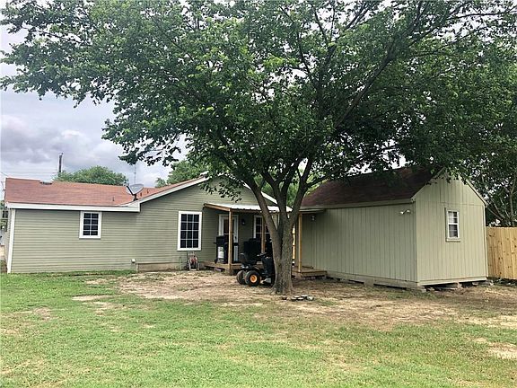 4th image of 1001 Melody Cir
