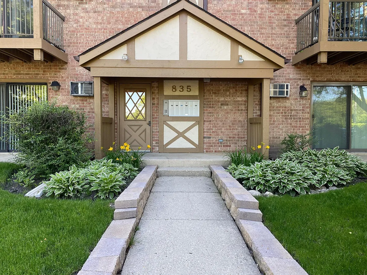 Building Photo - 835 S Dwyer Ave #A