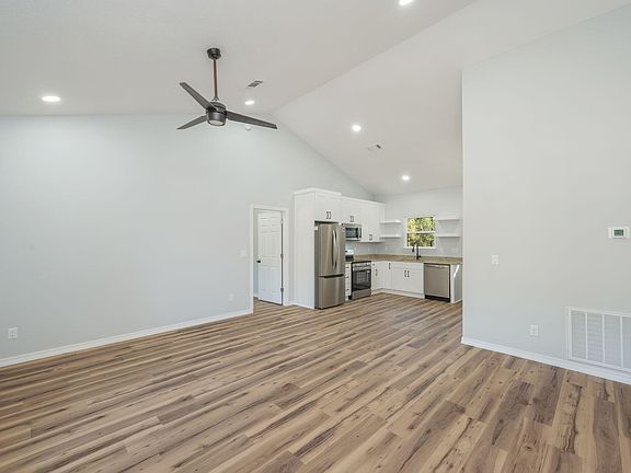 3rd image of 175 Caswell Rd