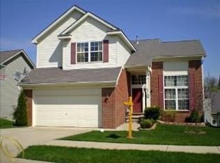 43 Eagle Ridge Rd, Orion, MI 48360