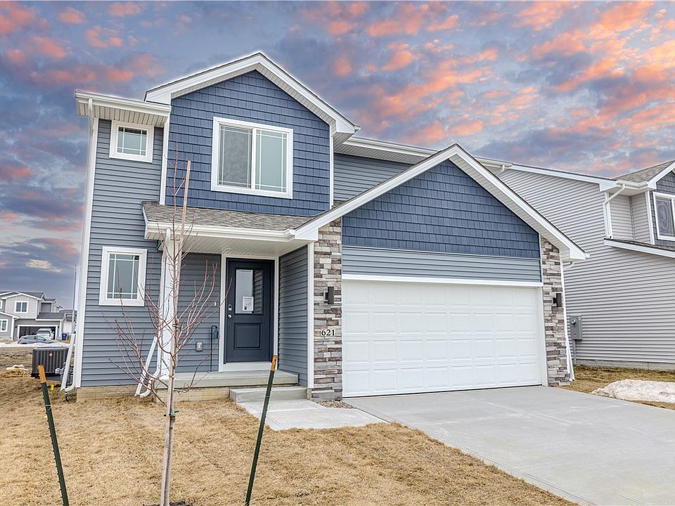 1st image of 621 NE Meadow Landing Dr