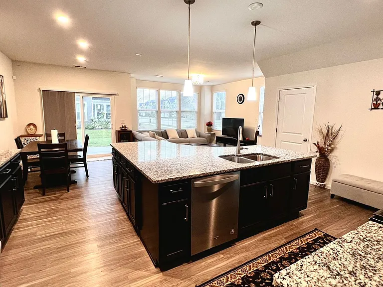 538 Watercress Dr — Photo 3