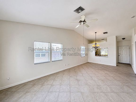 3rd image of 320 SW 3rd Pl APT 4