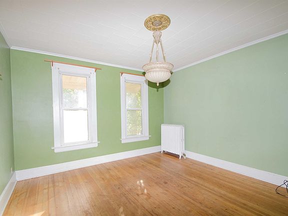 2nd image of 411 S Lincoln Ave