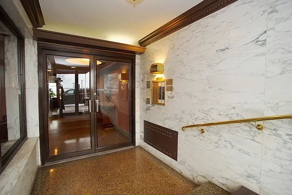 Rented by Norman Raindel, LREB | media 35