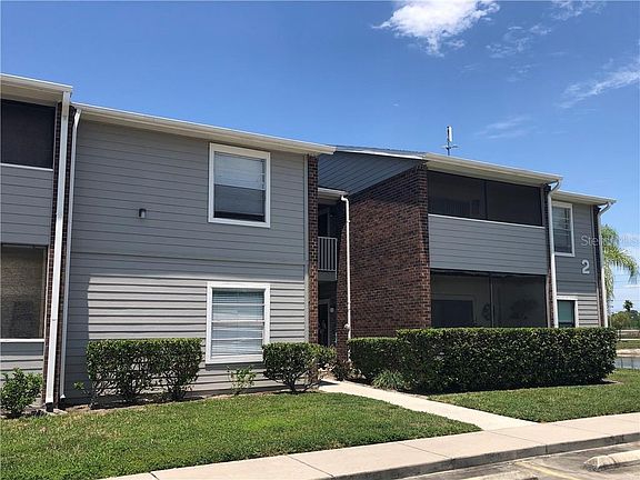 3rd image of 1400 Gandy Blvd N Unit 215