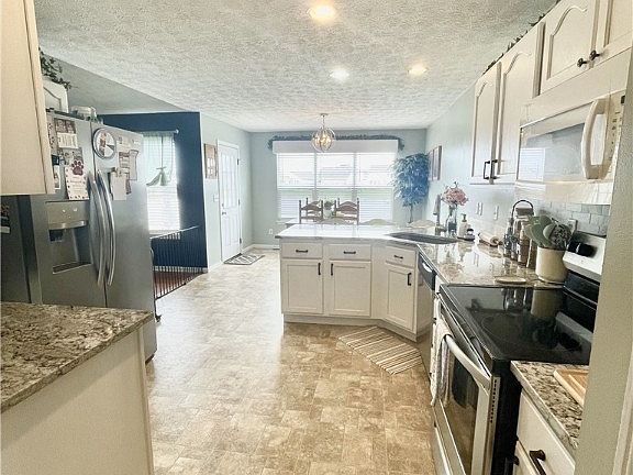 2nd image of 6425 Majestic Dr
