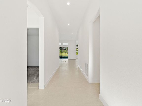 5th image of 407 Stirling Bridge Dr