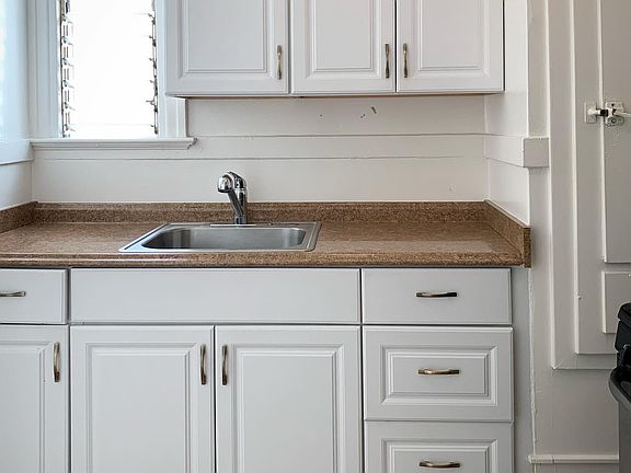 5th image of 1346 Pine St APT 28