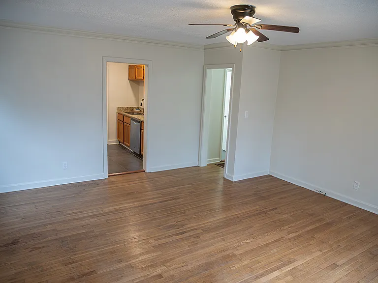 1585 N Columbia Pl — Photo 6
