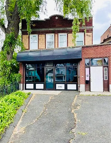 2582 Main St Photo 1